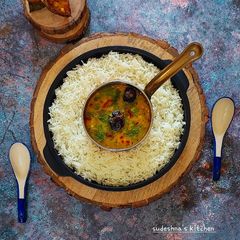 A picture of Khatti-Mithi Dal.