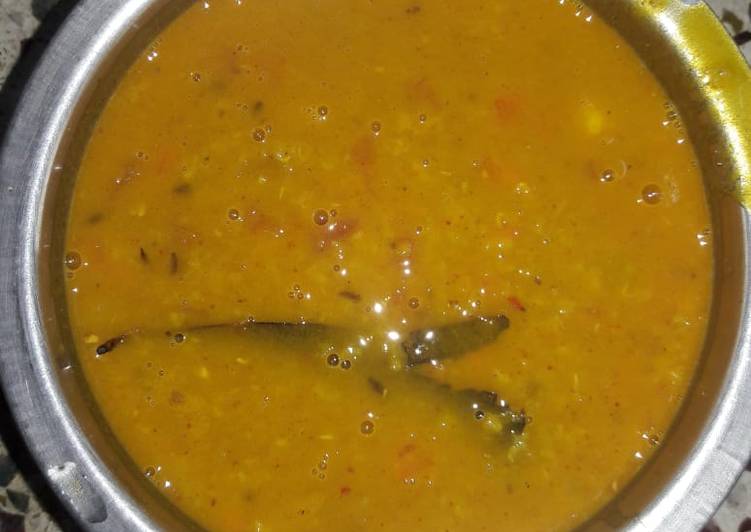 Steps to Make Speedy Moong daal with green peas