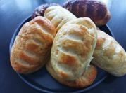 Une photo de pain au lait