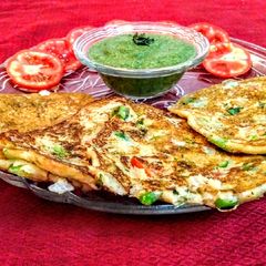 A picture of Oats with veggies dosa.