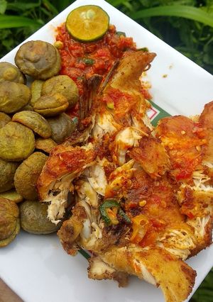 Foto resep Ayam penyet jengkol goreng