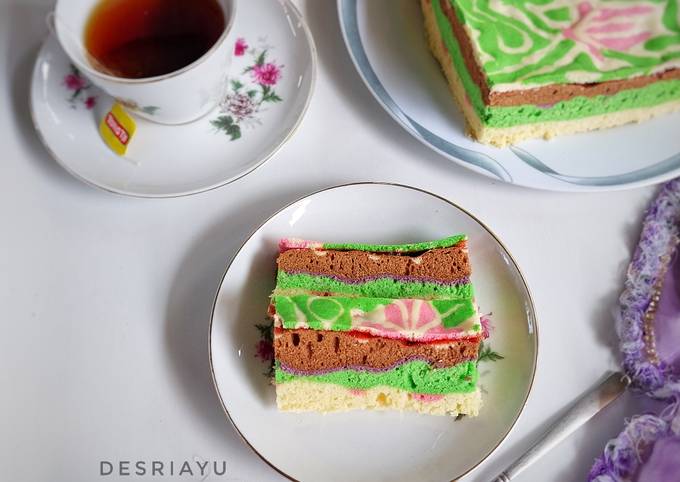 Cara membuat Bolu Kukus Lapis Selai Stroberi Motif Batik Cara membuat Bolu Kukus Lapis Selai Stroberi Motif Batik