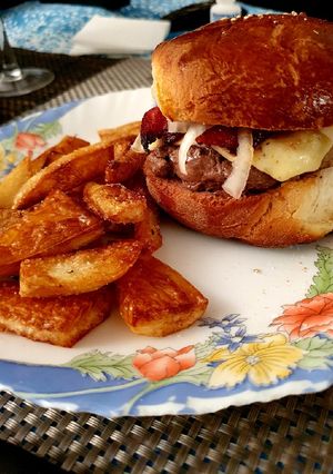 Una foto de Hamburguesas caseras con su pan a mi manera