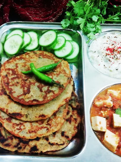 नवरात्री व्रत की थाली (navratri vrat ki thali recipe in Hindi) रेसिपी मुख्य फोटो