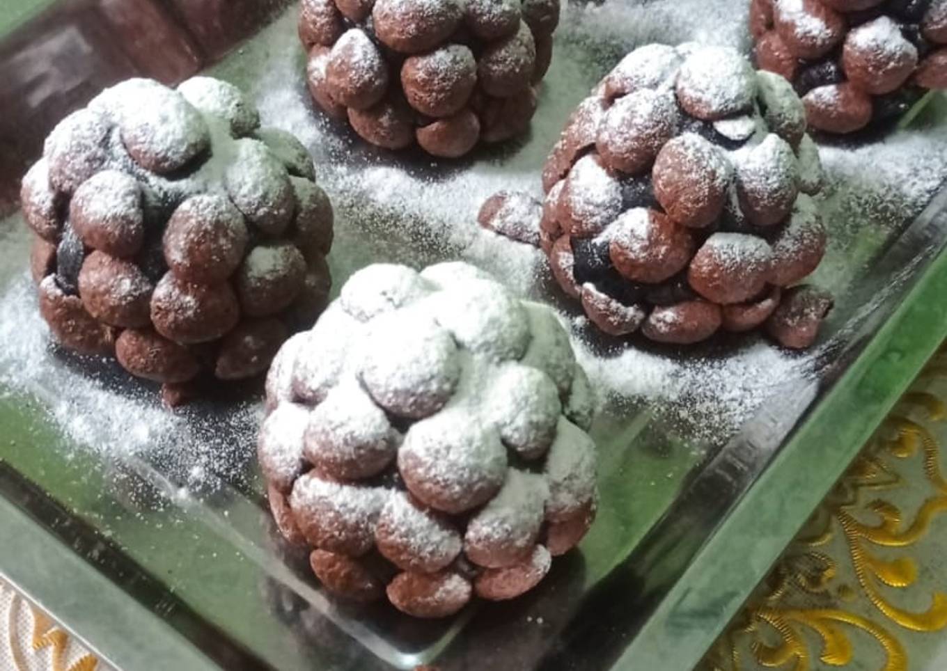 Kue Biji Pinus
