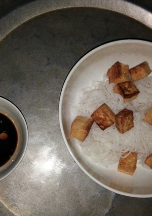 Hình của món Bún đậu xì dầu chay.