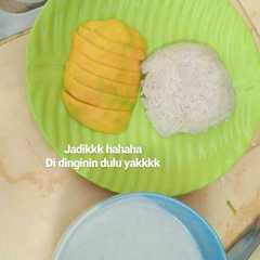 A picture of Mango sticky rice.