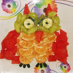 A picture of Colourful fruit platter.
