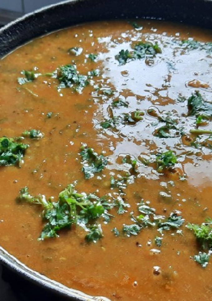 A picture of Dal palak (spinach dal).