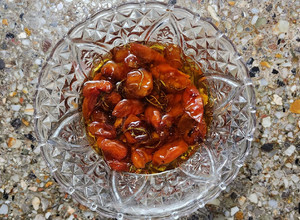 Una foto de 🍅 Tomates cherry confitados al romero 🍅 a la olla (o al horno)
