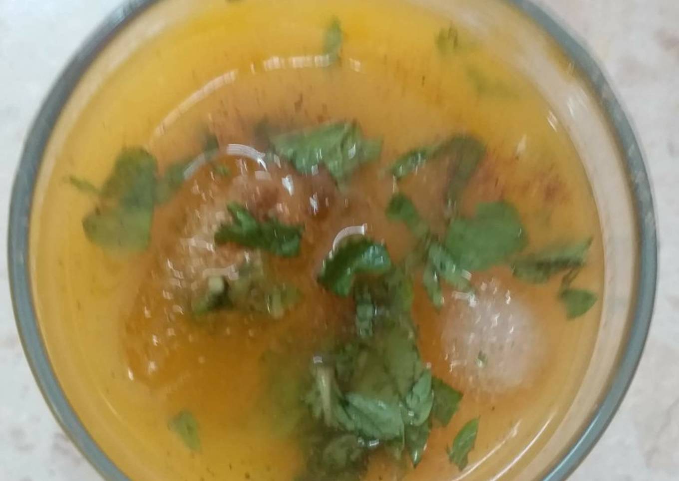 Zingy mango mocktail