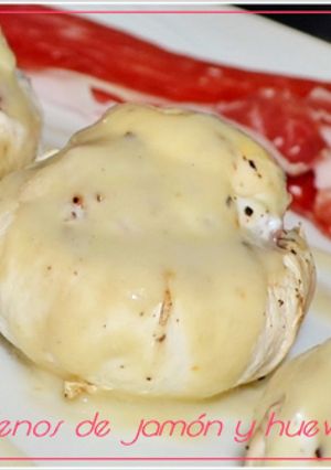 Una foto de Champiñones rellenos de jamón y huevos de codorniz. (Thermomix)