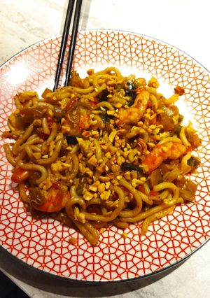 Une photo de Pad thaï aux crevettes
