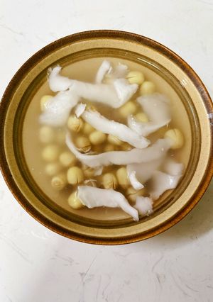 Hình của món Chè sen nước dừa xiêm.