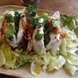 Ensalada de mozzarella de búfala, jamón ibérico y aceite de hierbas frescas