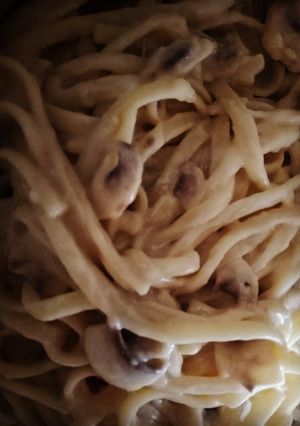 Una foto de Fideos Blancos con champiñones