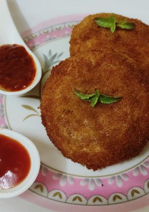 ब्राऊन ब्रेड कचोरी (brown bread kachori recipe in marathi) रेसिपी चे मुख्य फोटो 