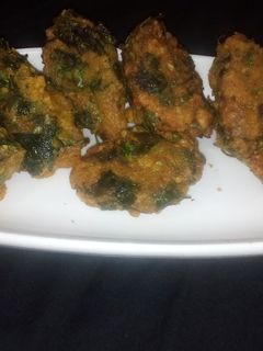 ধনেপাতার পকোড়া(dhonepatar pakora recipe in Bengali) রেসিপির প্রধান ছবি