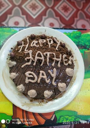 A picture of Fathers day cake.