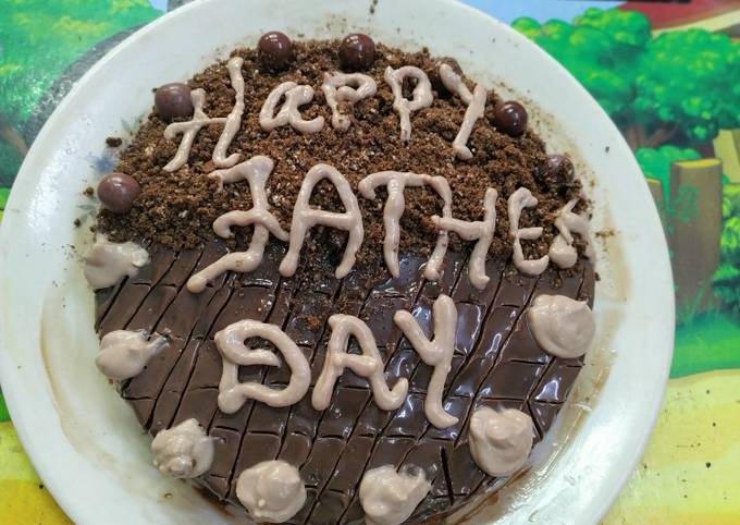 Classic Happy Father's Day Poster Cake 1 Kg : Gift/Send Single Pages Gifts  Online HD1140180 |IGP.com