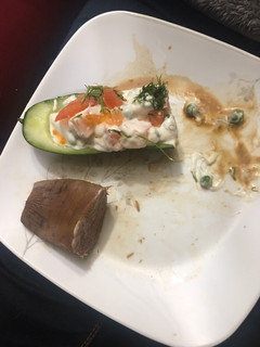 A picture of Chicken tzatziki cucumber boats.