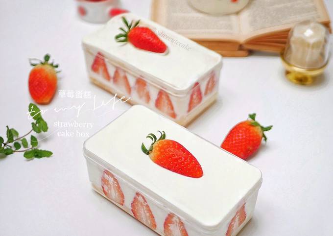 Korean Strawberry Dessert Box / Strawberry Tiramisu