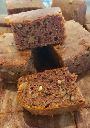 A picture of Eggless sugarfree date and walnut cake.
