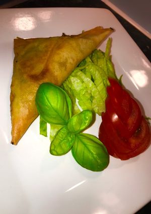 A picture of Vegetarian Samosa.