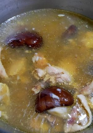 蒜頭香菇雞湯【大同電鍋料理】 的食譜成品照片