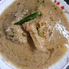 A picture of Chicken kali mirach.