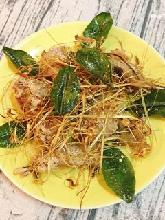 Hình của món Gà Rang Muối.