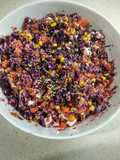 Ensalada desintoxicante de col lombarda, zanahoria y remolacha