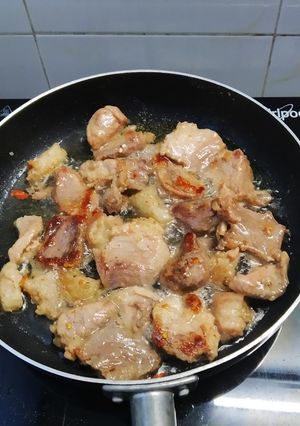 Hình của món Thịt ram mặn.