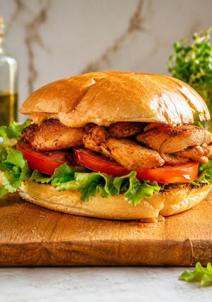 Una foto de Sándwich de pollo