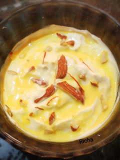 केसर इलायची श्रीखंड (Kesar Elaichi Shrikhand recipe in hindi) रेसिपी मुख्य फोटो
