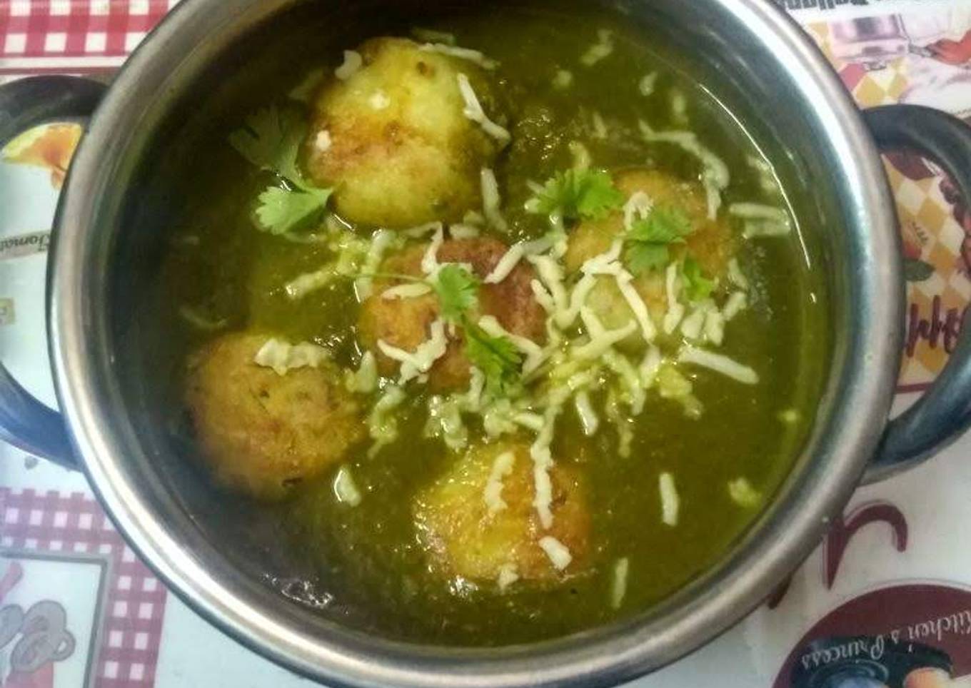 Spinach paneer kofta with cheese
