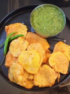 आलू के पकौड़े (Aloo ke pakode recipe in Hindi) रेसिपी मुख्य फोटो