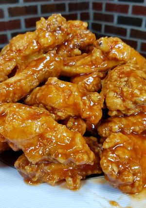 A picture of Deep Fried Honey BBQ Chicken Wings & Drummettes.