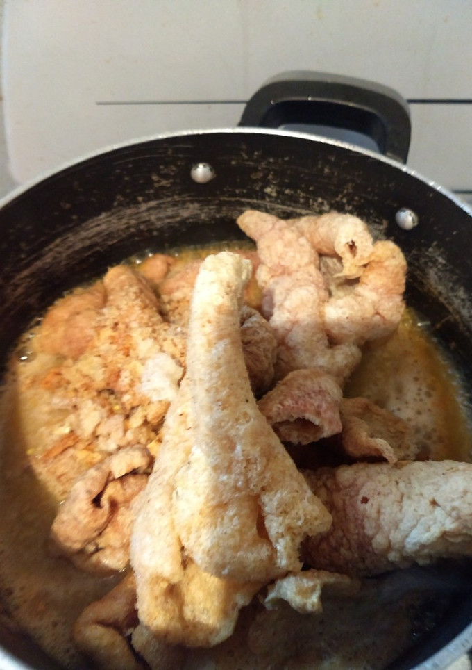 Una foto de Chicharrón del duro en salsa verde
