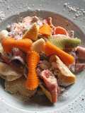 🍄🍄Pasta de colores con fiambre de pavo y champiñones