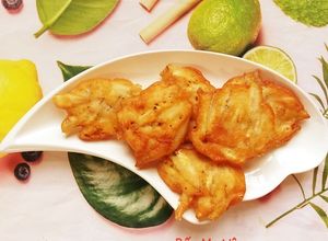 Hình của món Cá cơm tẩm bột chiên giòn.