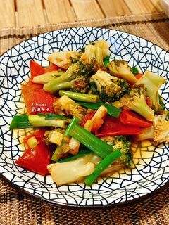 番茄炒花椰|素食10分鐘上菜 的食譜成品照片
