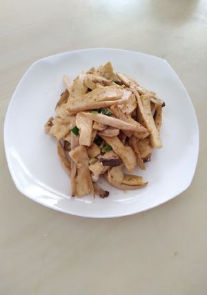 蠔油炒杏鮑菇豆乾 的食譜成品照片