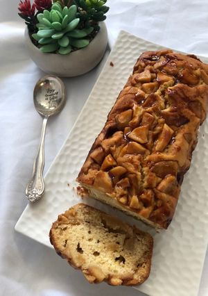 Une photo de Cake aux pommes - caramel