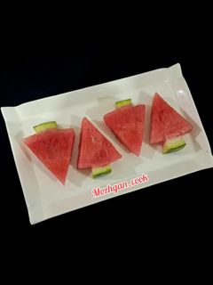 عکسی از دستور برش تزئینی هندوانه 🍉