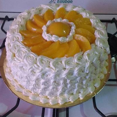 Torta de crema y duraznos Receta de glofigueredo- Cookpad