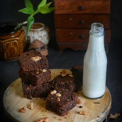 A picture of Oats and Ragi Brownies.