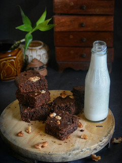 A picture of Oats and Ragi Brownies.