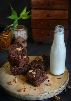 A picture of Oats and Ragi Brownies.