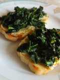 Crostini kale y garbanzos